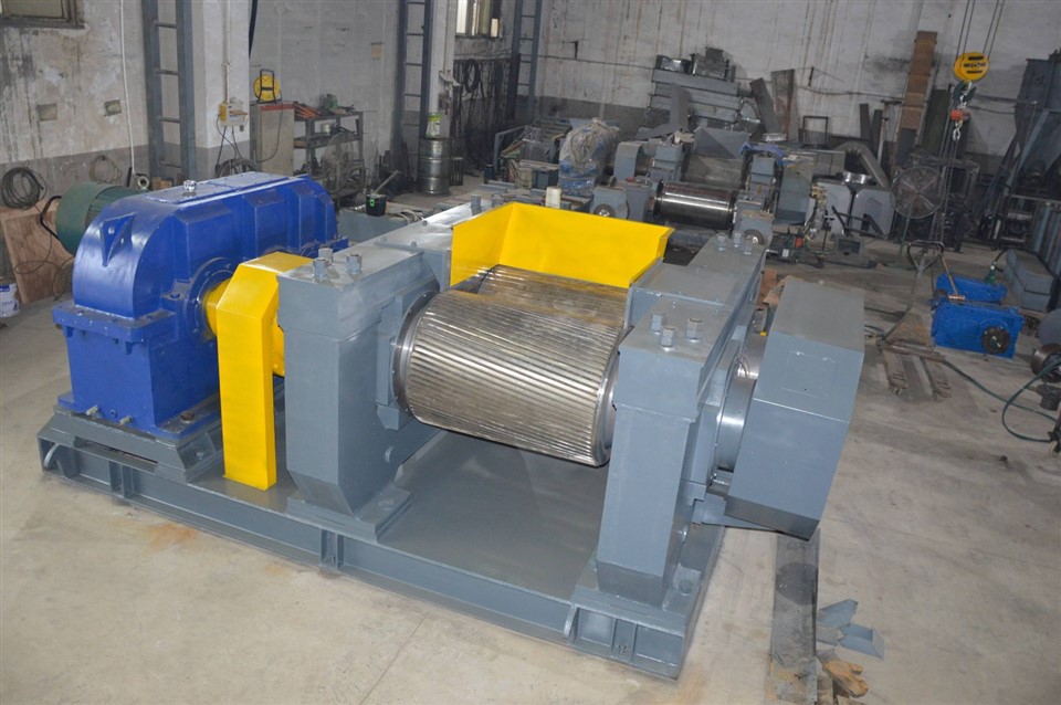 High Performance Old Tyre Reclaimed Rubber Production Machine With Bearing PLC 750-1200mm Tire Recycling Line For Rubber Powder factory